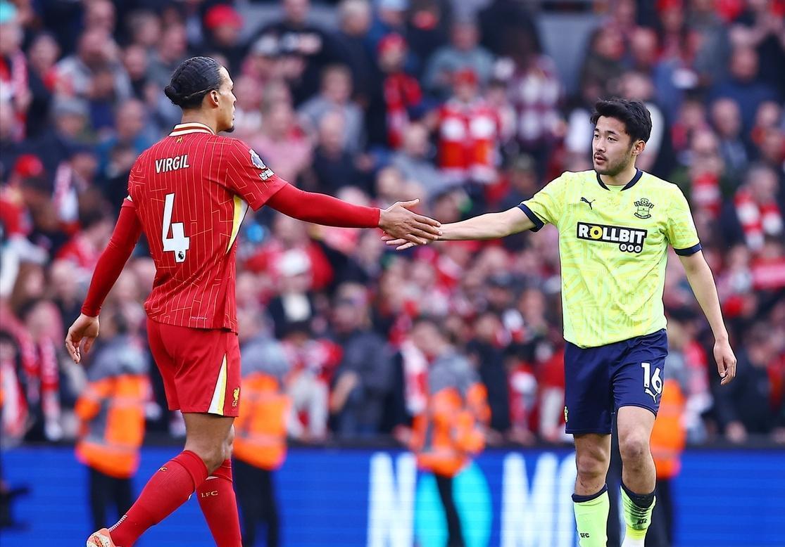 包含利物浦力克皇马，贝尔乌龙送礼英超的词条