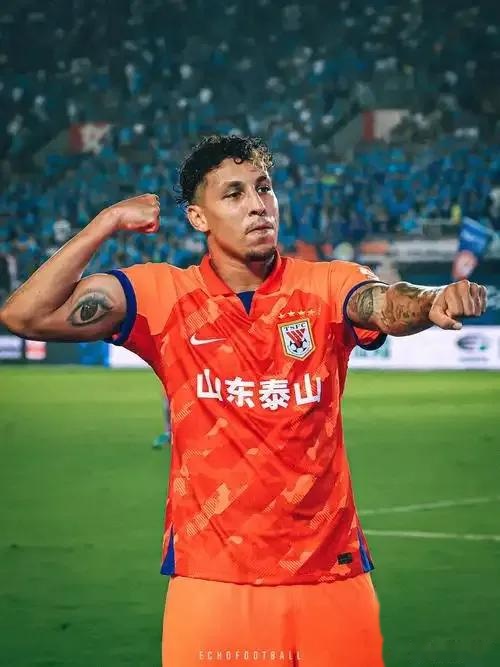 大连队后卫突破纪录，赛场表现耀眼